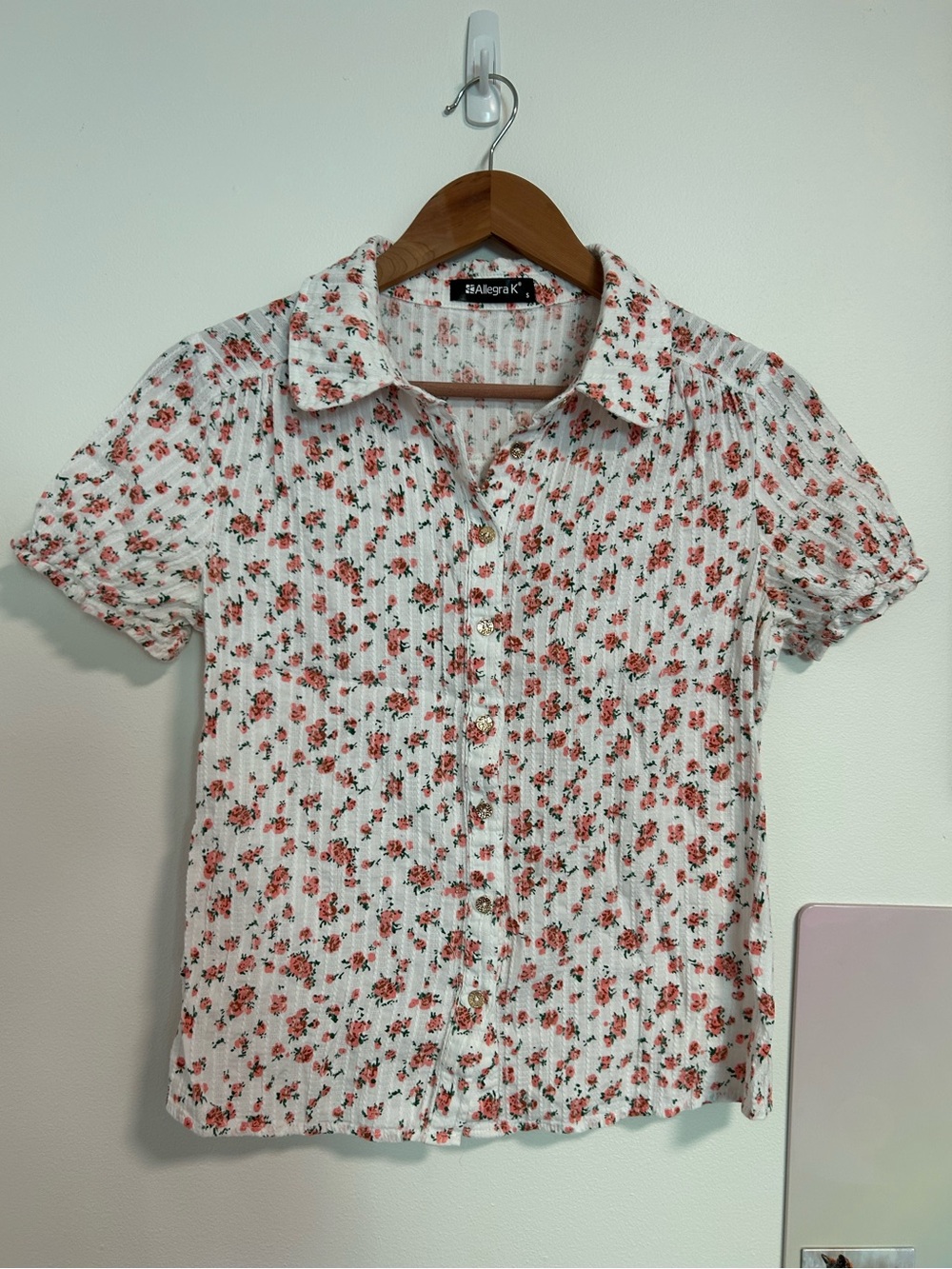 Allegra K White Short-Sleeve Button-Up Shirt with Pink Floral Print S